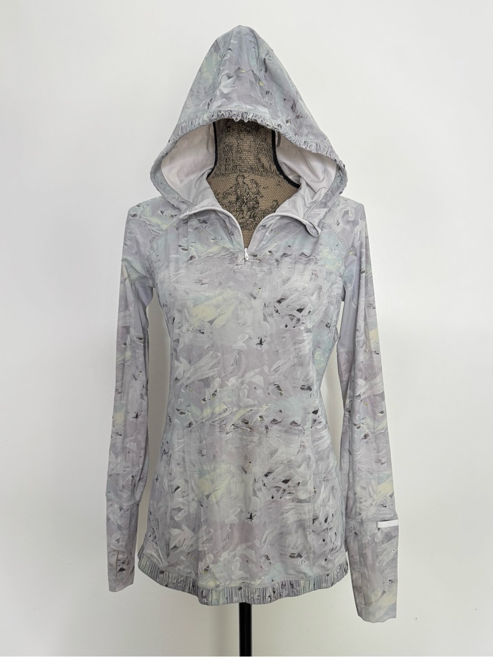 Lululemon Zip Athletic Jacket Women’s Size 8 Gray Abstract Print Running Hoodie